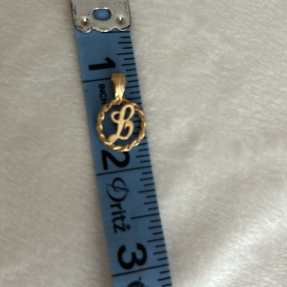 Solid 14k Gold Love Letter Initial L Pendant. - Picture 9 of 9